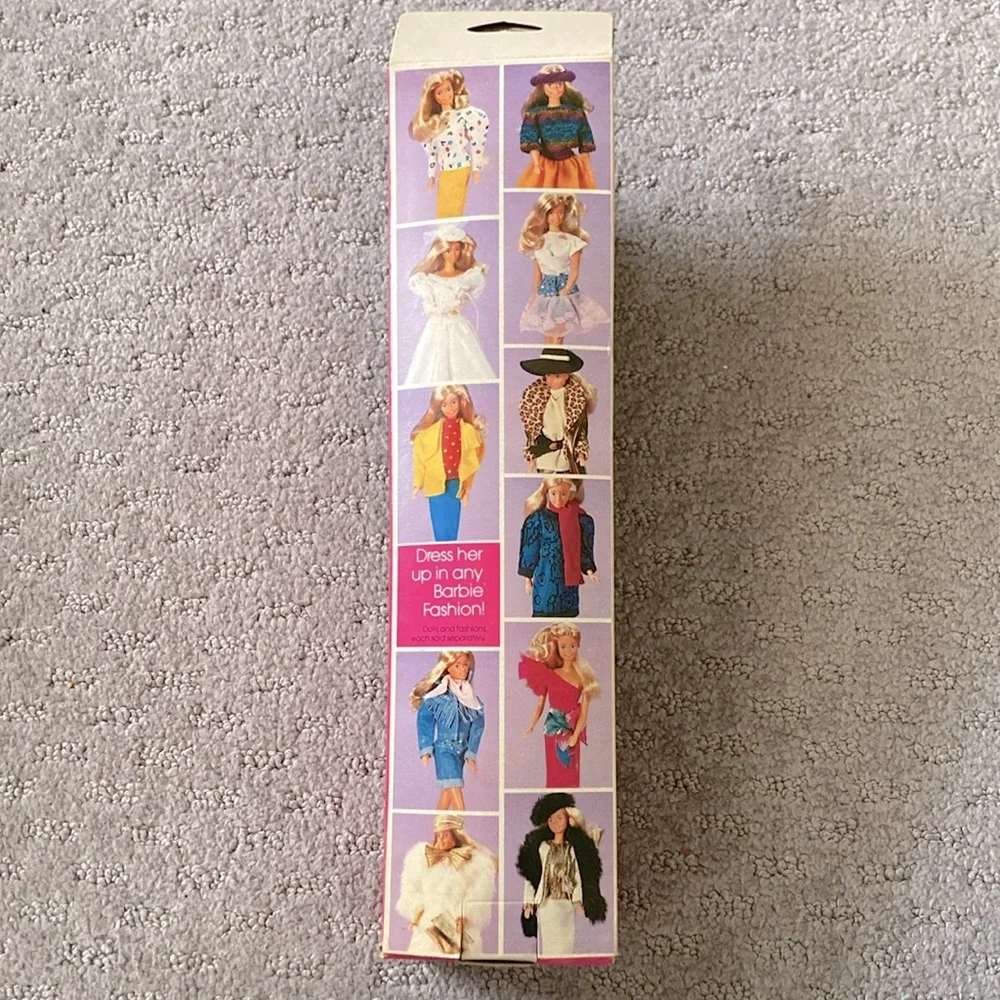 NIB Vintage 1987 Fun-to-Dress Barbie doll.
